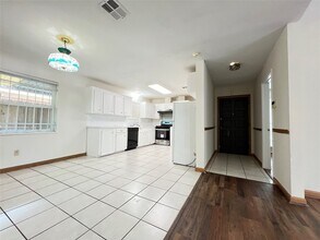 9210 Meaux Dr in Houston, TX - Building Photo - Building Photo