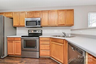 11350 Yellow Spaniel Ct in Charlotte, NC - Building Photo - Building Photo