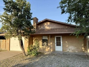 2908 N Alhambra Dr in Roswell, NM - Building Photo - Building Photo