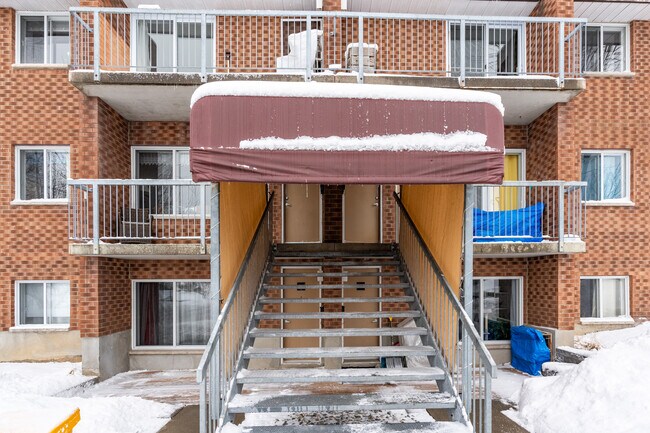 62 Augustin-Carrier St in Lévis, QC - Building Photo - Building Photo