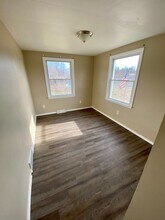 9842-44-46 E Washington St in Chagrin Falls, OH - Building Photo - Building Photo
