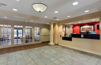 Furnished Studio-Oakland - Alameda Airport in Alameda, CA - Building Photo - Building Photo