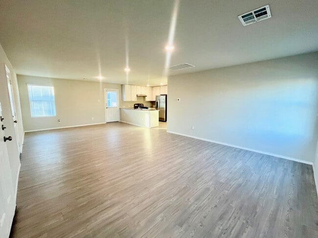 10631 Varmus Dr in Converse, TX - Building Photo - Building Photo