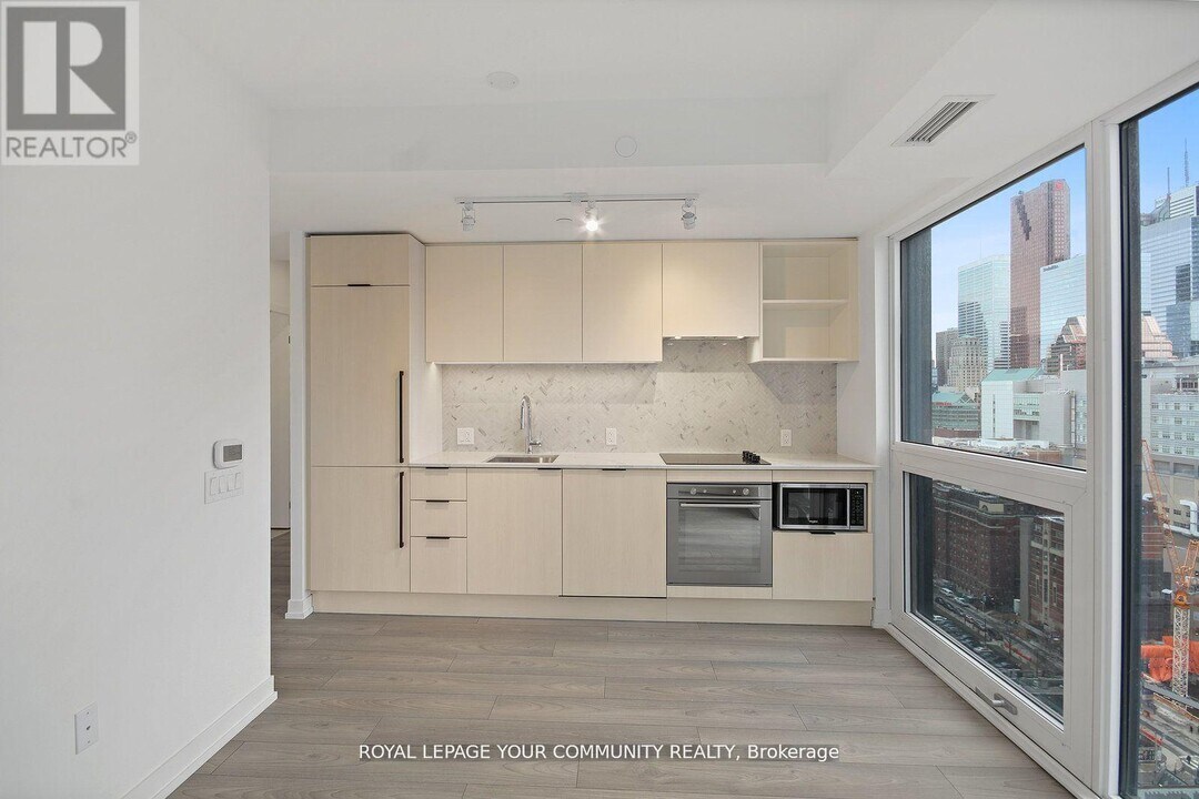 82-2782 Dalhousie St in Toronto, ON - Building Photo