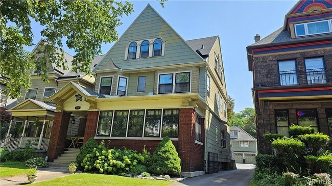 419 Richmond Ave in Buffalo, NY - Building Photo - Building Photo