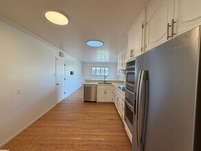 3271 Crestmoor Dr in San Bruno, CA - Building Photo - Building Photo