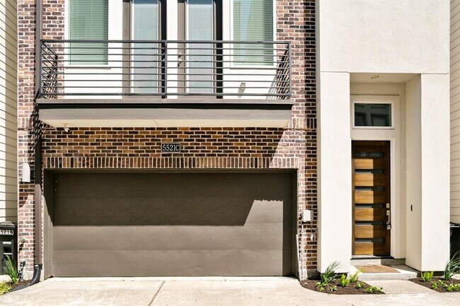 5521 Larkin St in Houston, TX - Building Photo - Building Photo