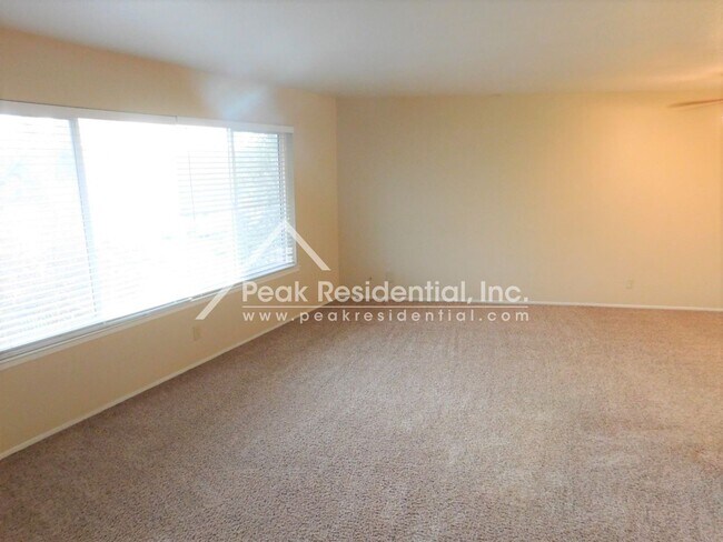 6027 Northcrest Cir in Carmichael, CA - Building Photo - Building Photo