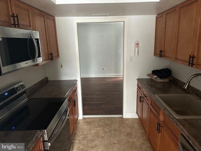 property at 22 Roxborough Pl