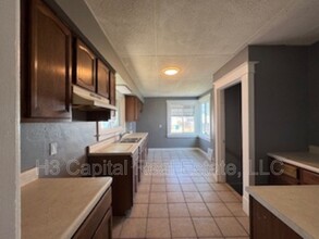 2751 Washington Ave in Granite City, IL - Foto de edificio - Building Photo