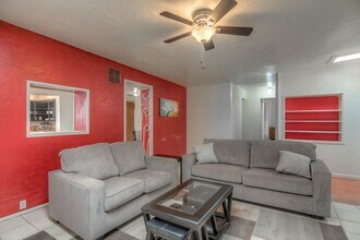 2619 E Prince Rd in Tucson, AZ - Building Photo - Building Photo
