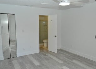 13492 SW 38th Ln in Miami, FL - Building Photo - Building Photo