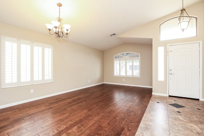 2515 W Gambit Trail in Phoenix, AZ - Foto de edificio - Building Photo