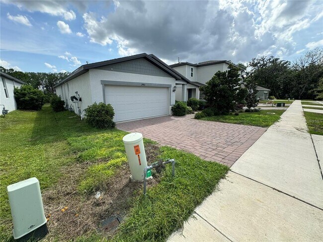 29983 Anahid Dr in Leesburg, FL - Building Photo - Building Photo