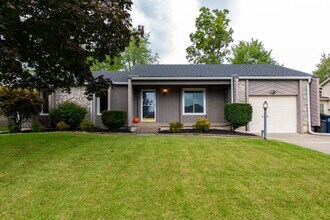 8015 Schroering Dr in Louisville, KY - Building Photo - Building Photo