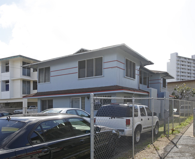 713 Hausten St in Honolulu, HI - Building Photo - Building Photo