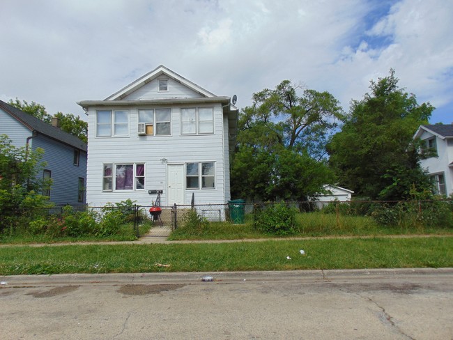 242 S Victory St in Waukegan, IL - Building Photo - Building Photo