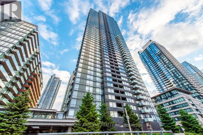 25 Telegram Mews in Toronto, ON - Building Photo - Building Photo