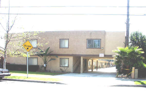 7256 Petrol St in Paramount, CA - Foto de edificio