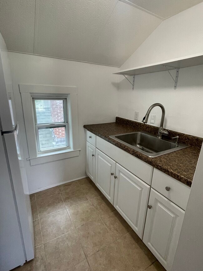 83 Mayfield St, Unit 83 Mayfield st in Worcester, MA - Building Photo - Building Photo