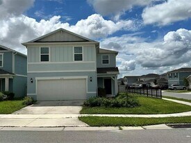 2102 Charming Ave in Davenport, FL - Building Photo