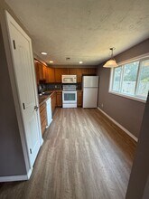 1100 N Brown Ave in Springfield, MO - Building Photo - Building Photo