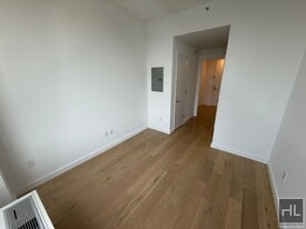 NORTHERN BOULEVARD in Queens, NY - Building Photo