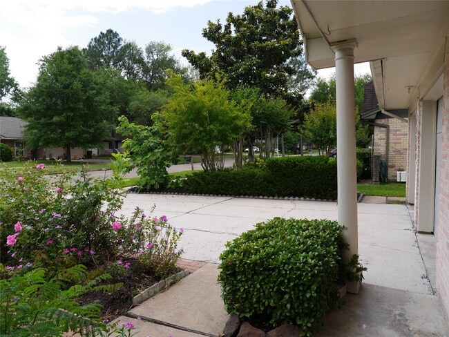 property at 13542 Fernhill Dr