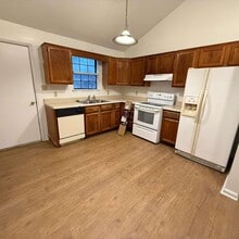 950 Donleen St in Fort Walton Beach, FL - Building Photo - Building Photo