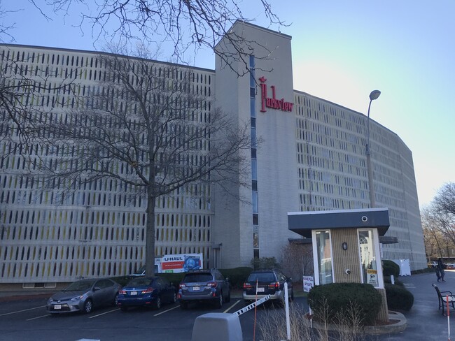 200 Swanton St, Unit L7 in Winchester, MA - Building Photo - Building Photo