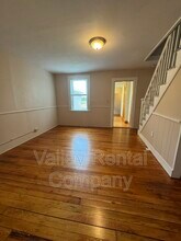 46 Old Amherst Rd in Sunderland, MA - Foto de edificio - Building Photo