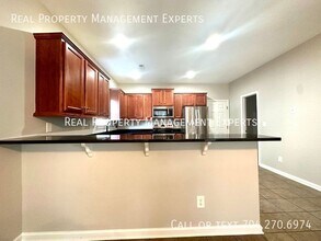 14221 Lake Crossing Dr in Charlotte, NC - Building Photo - Building Photo