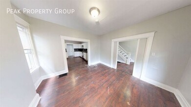 2313 Stratford Ave in Cincinnati, OH - Building Photo - Building Photo