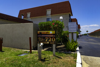 River Lakes Condo in Cocoa Beach, FL - Building Photo - Building Photo