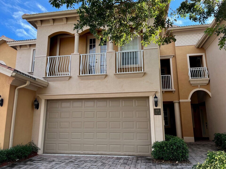 3535 Cherry Blossom Ct in Estero, FL - Building Photo