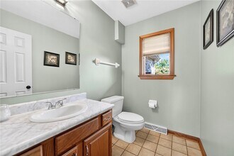 15 High Point Cir in Harrison City, PA - Foto de edificio - Building Photo