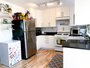 16 Columbia, Unit 16 in Irvine, CA - Building Photo - Building Photo