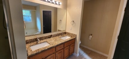 6177 Broad Wing Ct in Milton, FL - Foto de edificio - Building Photo