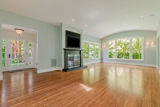 1196 Hamilton Ave in Palo Alto, CA - Building Photo - Building Photo