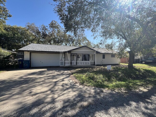 1609 S Clay St in Kaufman, TX - Building Photo - Building Photo