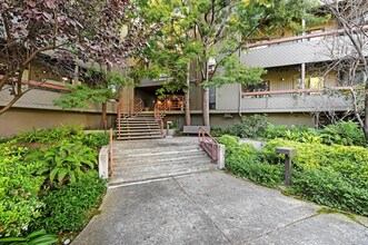 820 Sea Spray Ln in Foster City, CA - Building Photo - Building Photo