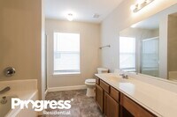 715 Remington Heights Dr photo'