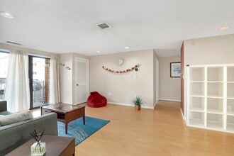 8 9th St in Medford, MA - Building Photo - Building Photo