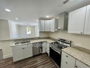 729 Henderson Ave in Rossville, GA - Building Photo - Building Photo