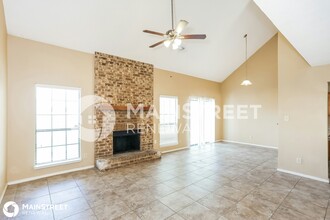 8805 Elbe Trail in Fort Worth, TX - Building Photo - Building Photo