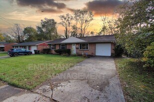 10203 Storm Dr in Cincinnati, OH - Building Photo