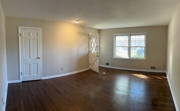 4317 S Canterbury Pl in Independence, MO - Building Photo - Building Photo