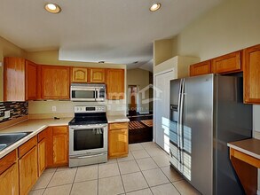 6624 Clair Shore Dr in Apollo Beach, FL - Building Photo - Building Photo