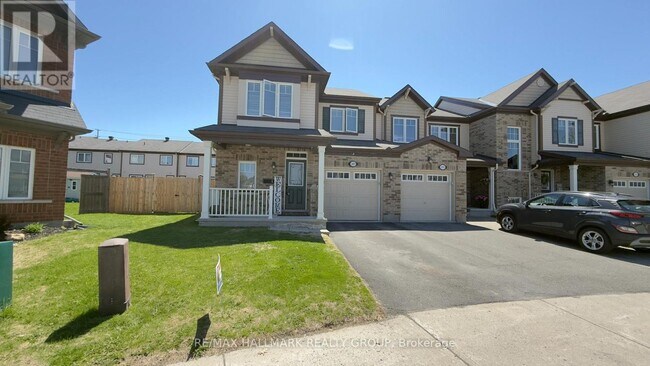 207 Cayman Rd in Ottawa, ON - Building Photo - Building Photo