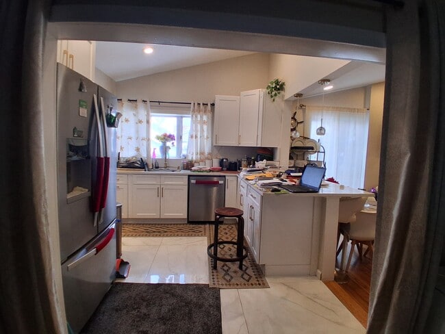 75 Harrison Ave in Hicksville, NY - Foto de edificio - Building Photo